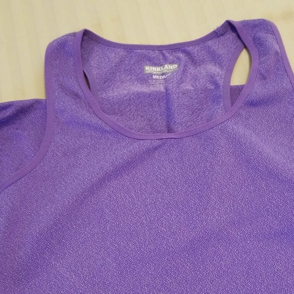 Workout top - Picture 3 of 3